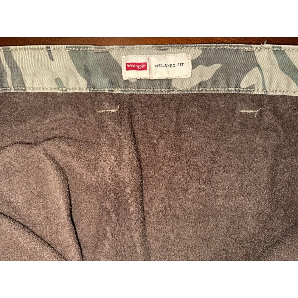 Wrangler Mens Green 42x30 Relaxed Fit Fleece Lined Camo Cargo Pants